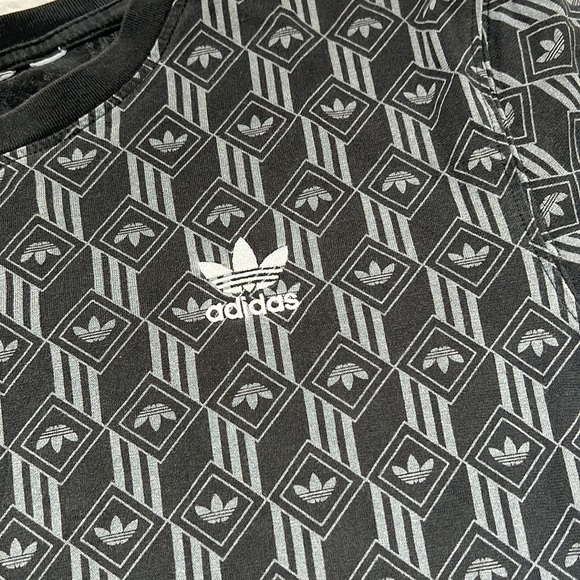 Adidas mens black Tshirt - Picture 2 of 5